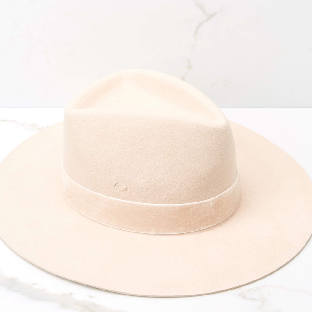 🌵BENSON BEIGE TRI HAT🌵